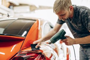 car-wrapping-with-foil-drying-with-fan-car-service.jpg